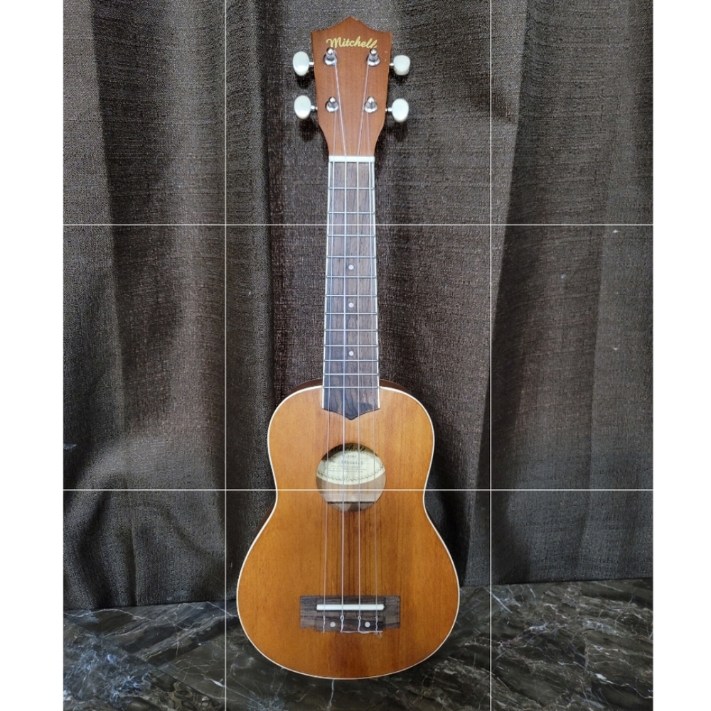 SOLD ON ANOTHER APP!!!!!Mitchell Ukelele